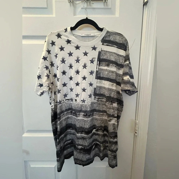 Givenchy
Stars and Stripes Full Flag Print Oversized T-Shirt - Picture 2 of 5